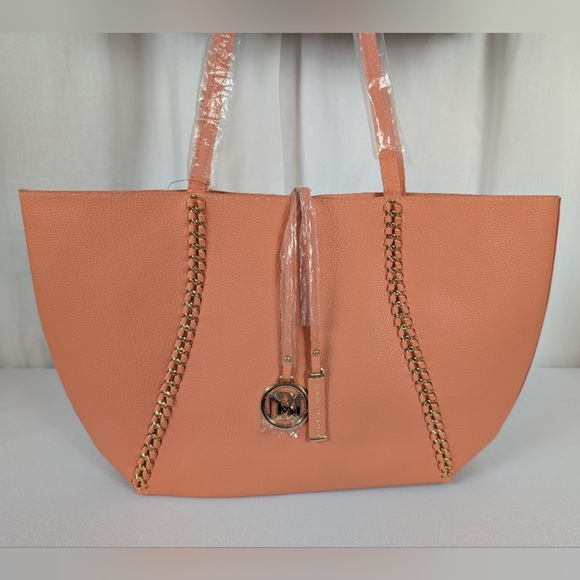 NWT Badgley Mischka Vegan Pebbled Leather Tote Bag Gold Chain Seams - Picture 1 of 11